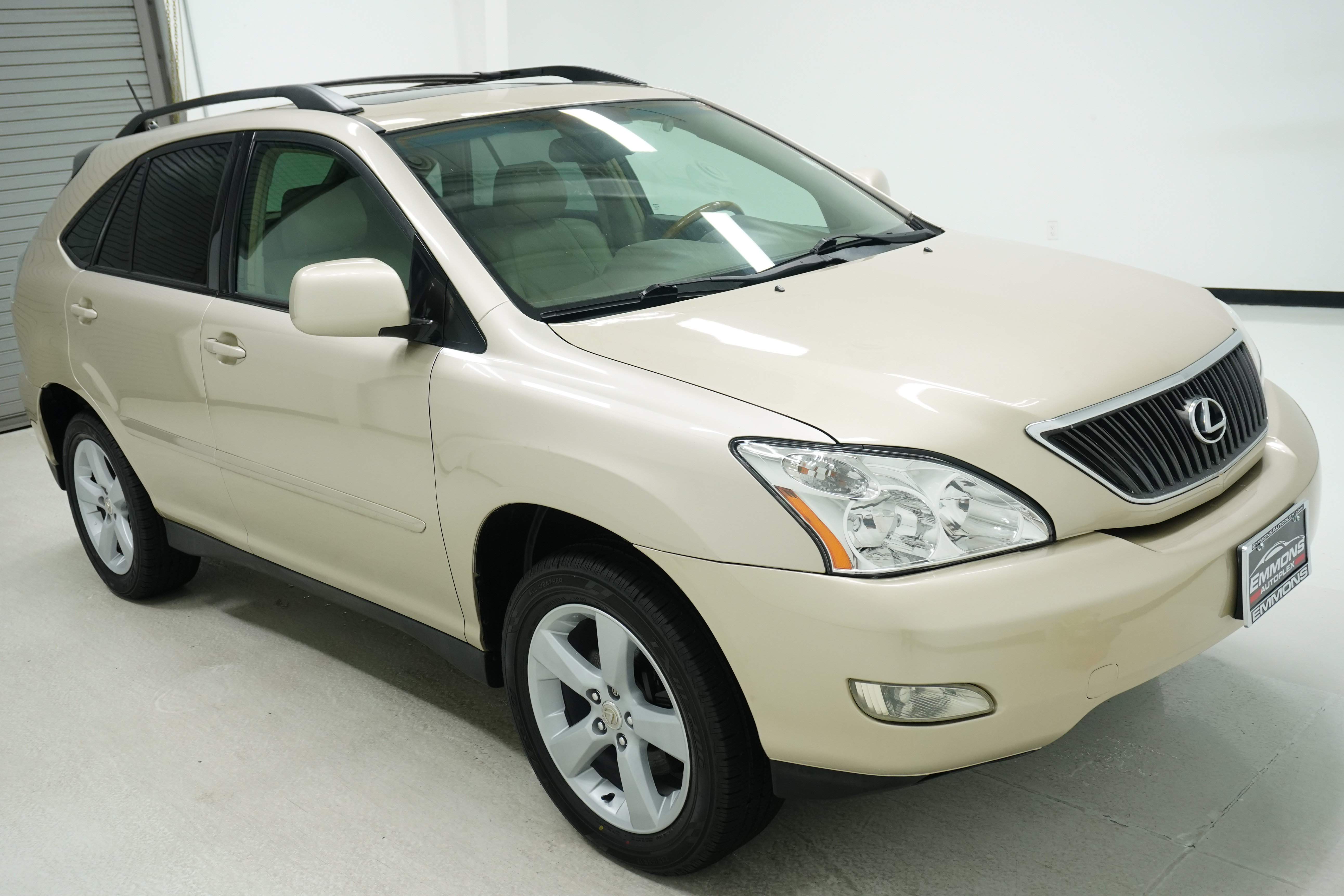 Used 2005 Lexus RX 330 FWD image 3