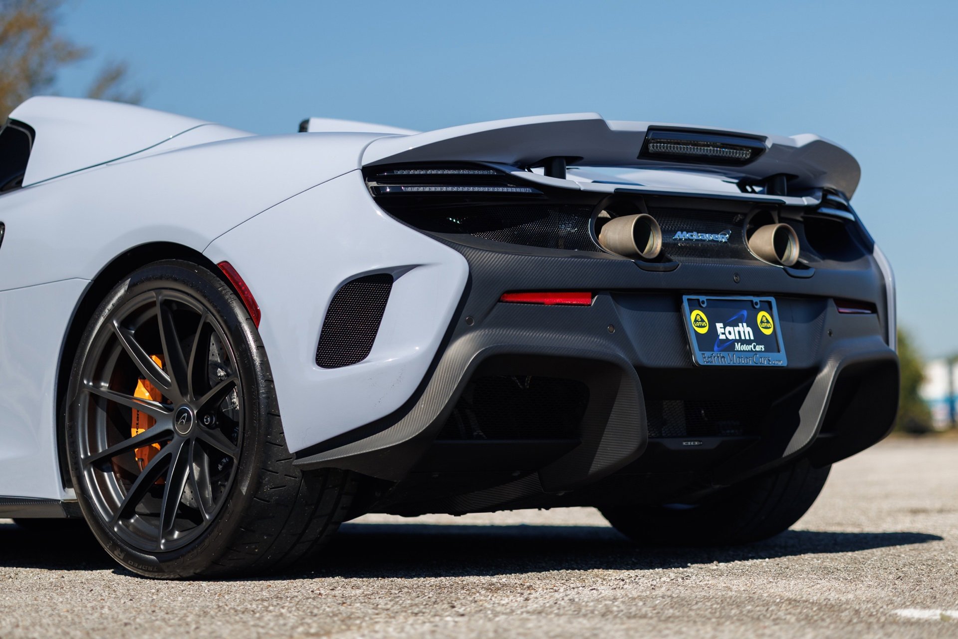 Used 2016 McLaren 675LT Spider image 37