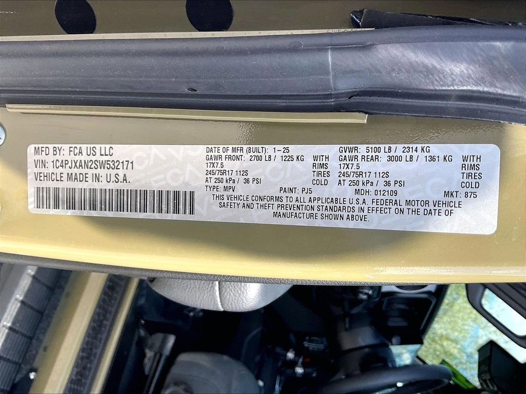 Used 2025 Jeep Wrangler Sport AWD/4WD image 32