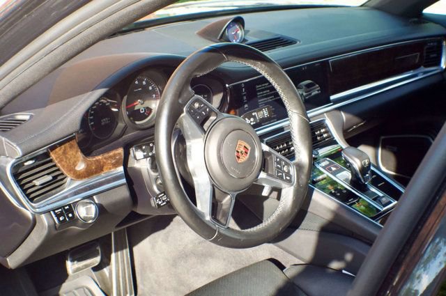 Used 2018 Porsche Panamera 4S AWD/4WD image 19