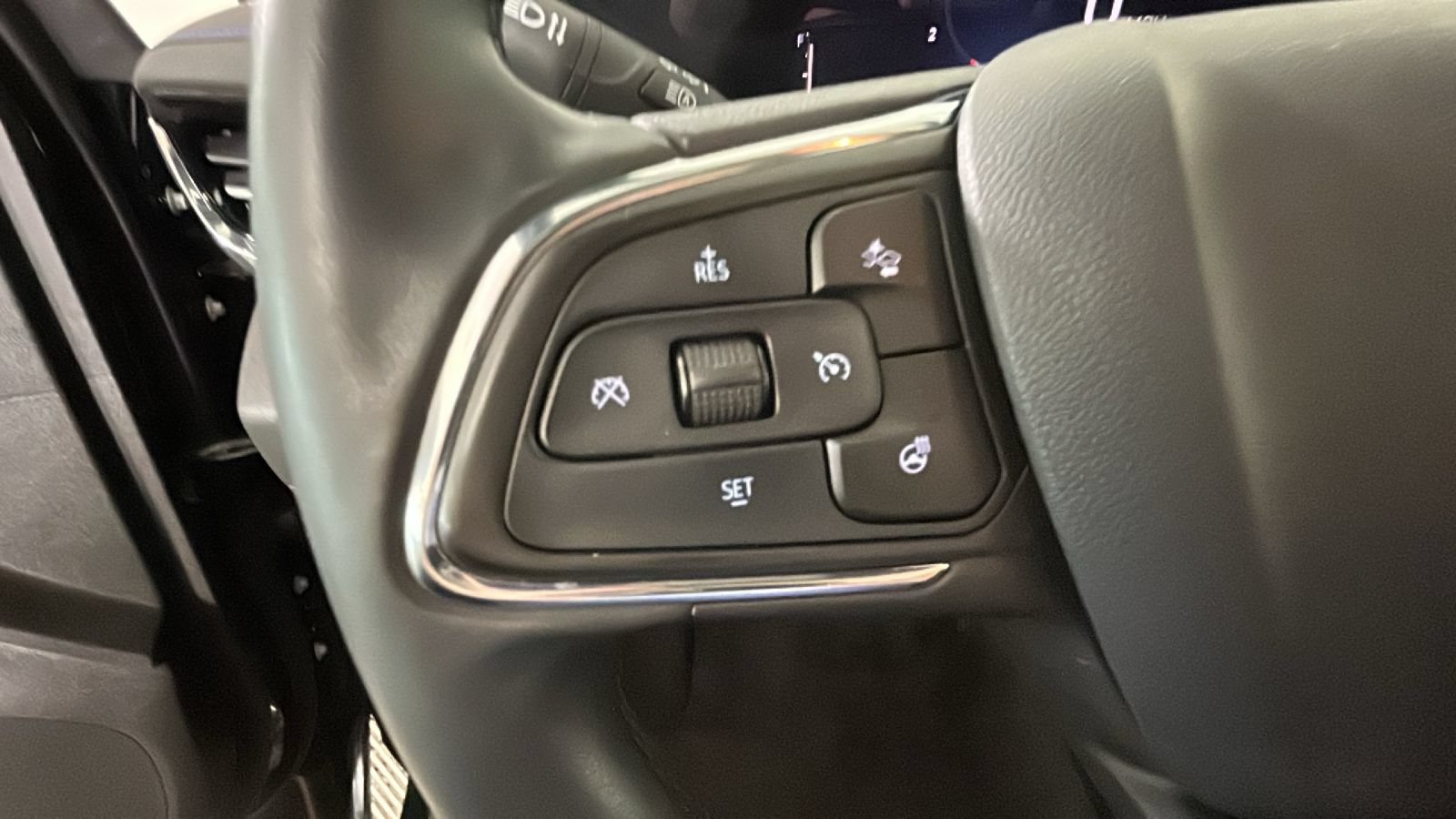 Used 2025 Buick Envista Sport Touring w/ Experience Buick Package FWD image 18