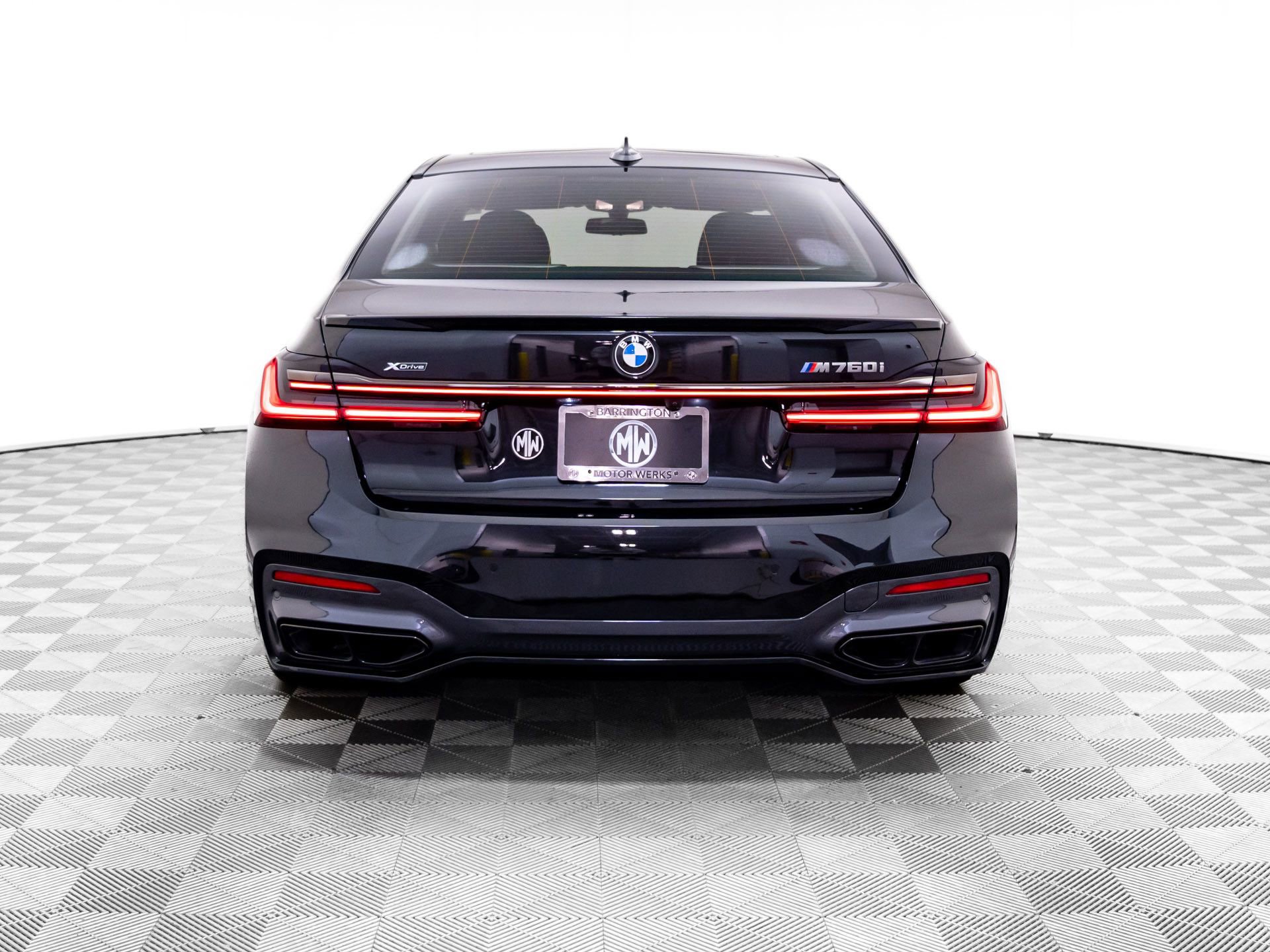 Used 2022 BMW M760i xDrive image 4