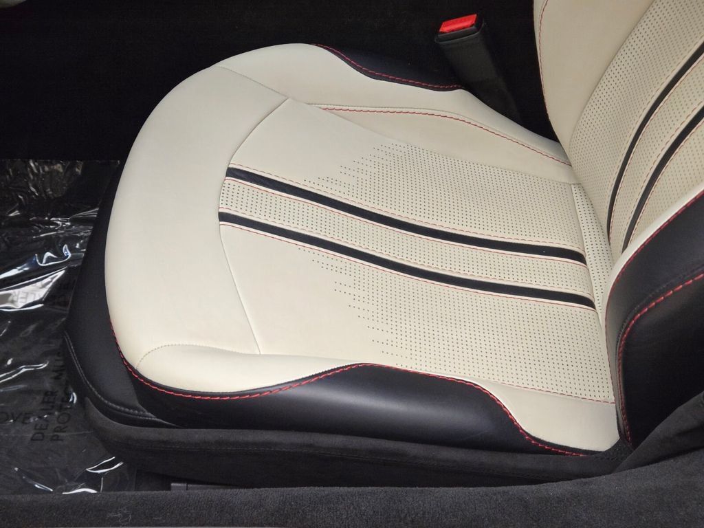 Used 2023 Aston Martin V8 Vantage Coupe RWD image 29