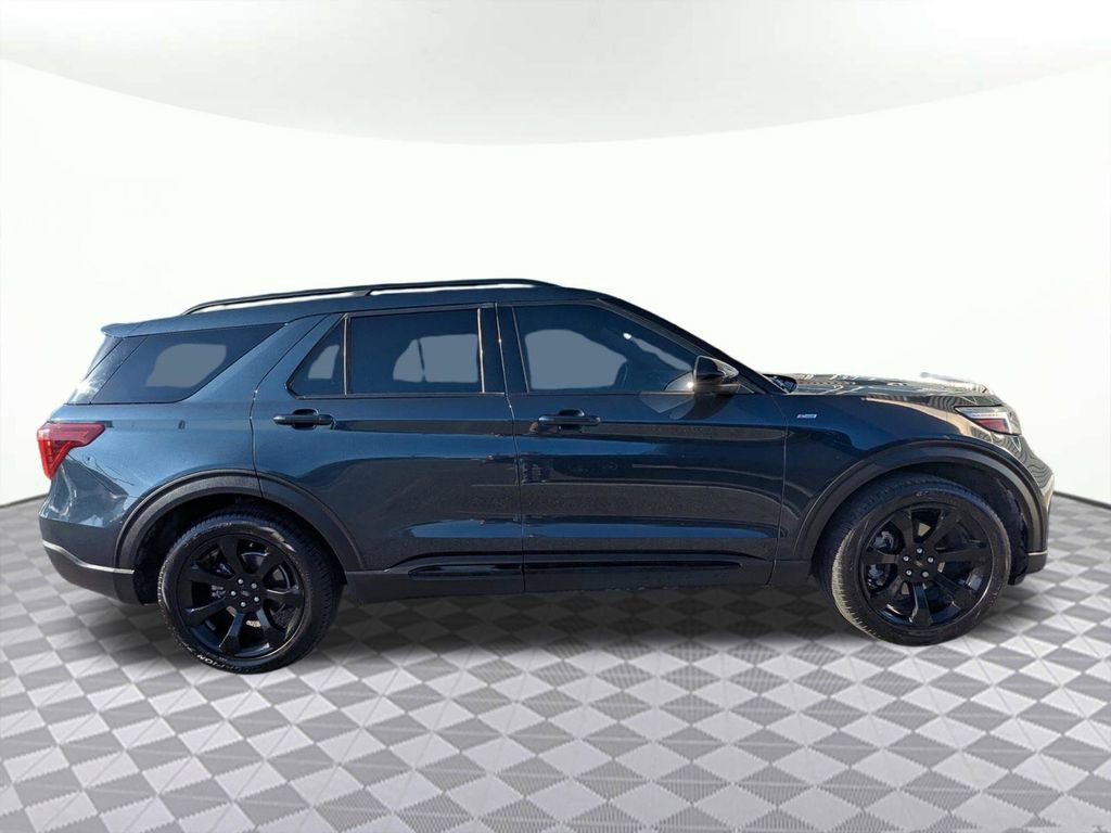 Used 2023 Ford Explorer ST-Line w/ Class IV Trailer Tow Package RWD image 2