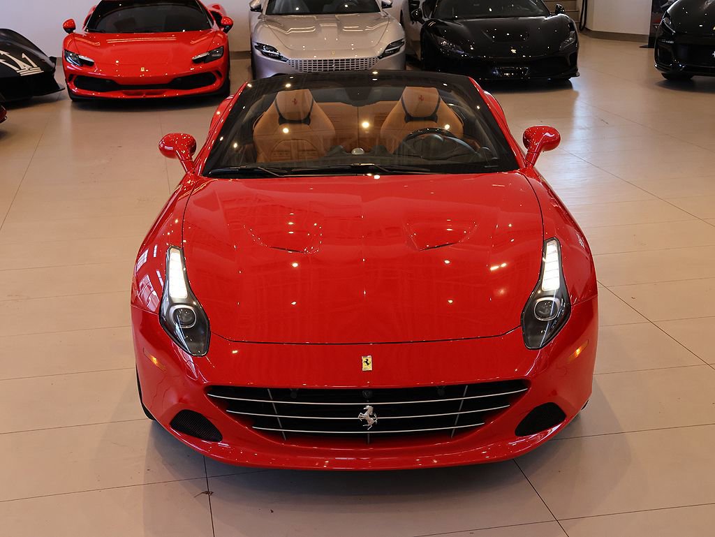 Certified 2017 Ferrari California T image 18