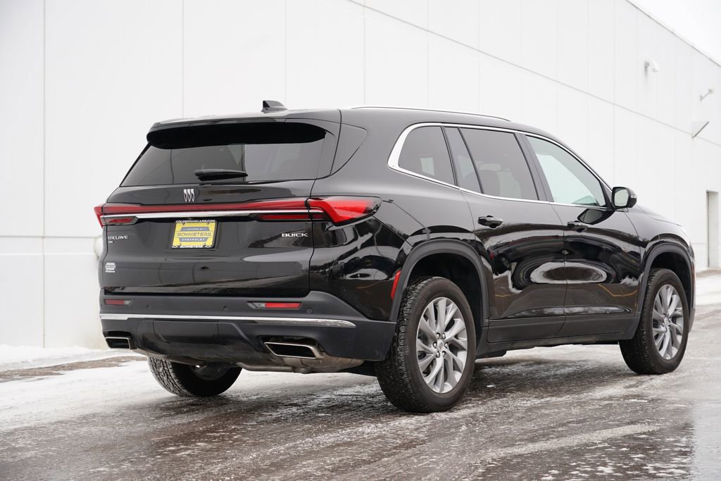 Used 2025 Buick Enclave Preferred image 3