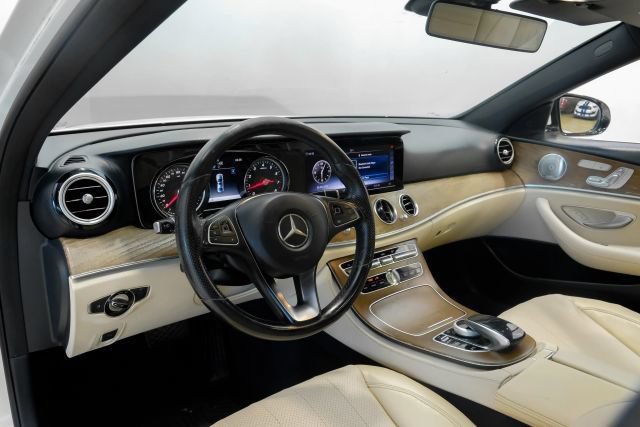 Used 2018 Mercedes-Benz E 300 image 4