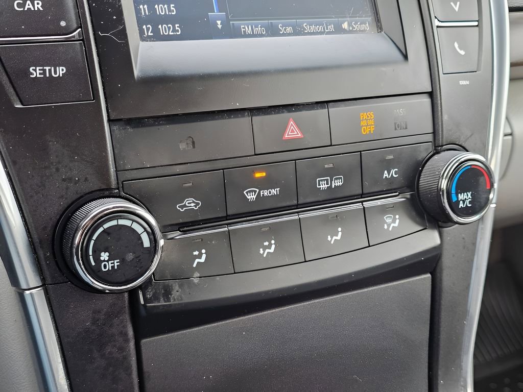 Used 2016 Toyota Camry LE FWD image 21