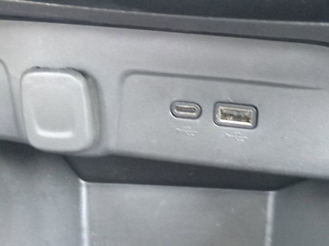 Certified 2025 Chevrolet Trax LT w/ LT Convenience Package image 23