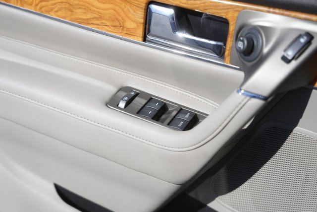 Used 2015 Lincoln MKX FWD w/ Equipment Group 101A image 28