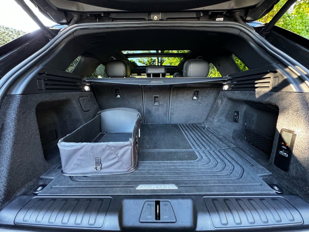 Used 2023 Land Rover Range Rover Sport SE image 17