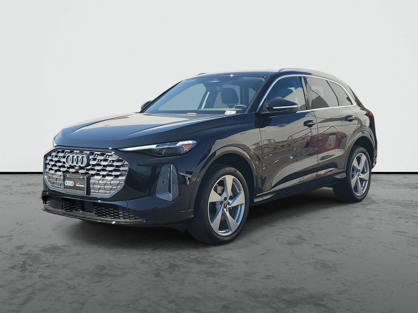 Used 2025 Audi Q5 Premium w/ Premium Plus AWD/4WD image 2