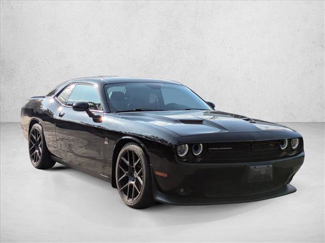 Used 2016 Dodge Challenger R/T Scat Pack w/ Leather Interior Group RWD image 3