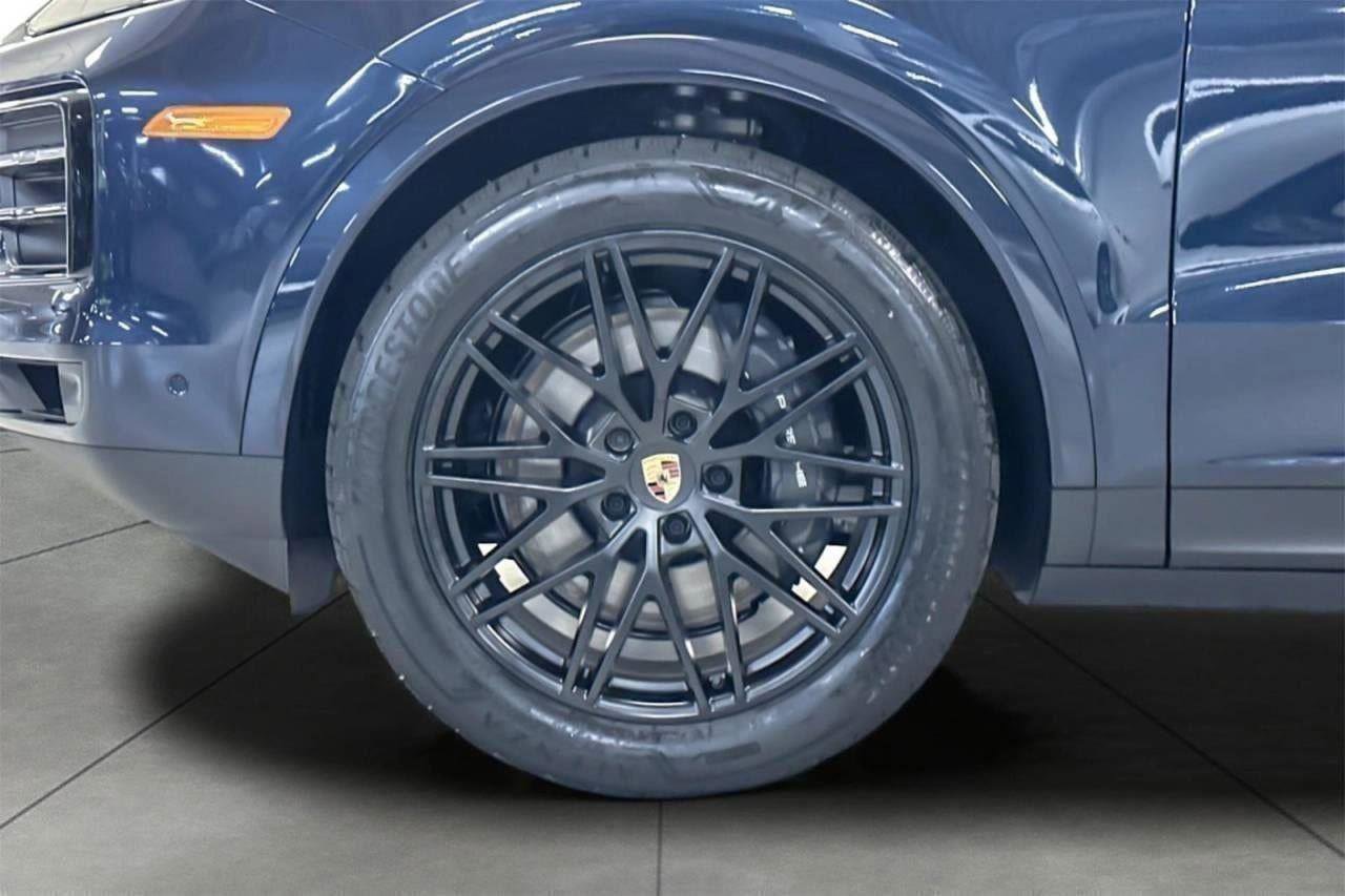 New 2025 Porsche Cayenne Coupe image 37