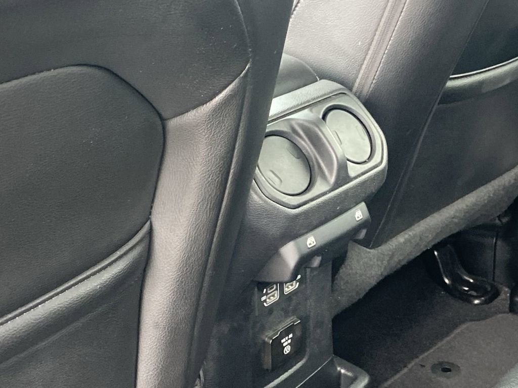 Used 2023 Jeep Wrangler Unlimited Sahara w/ Cold Weather Group AWD/4WD image 17