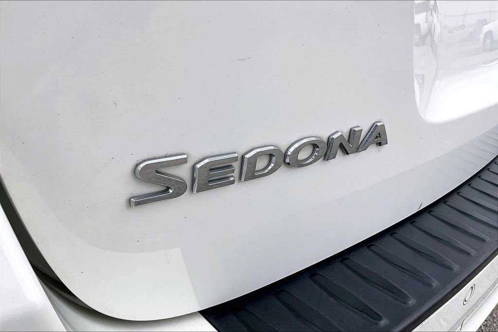 Used 2017 Kia Sedona LX w/ LX Essentials Premium Package FWD image 21