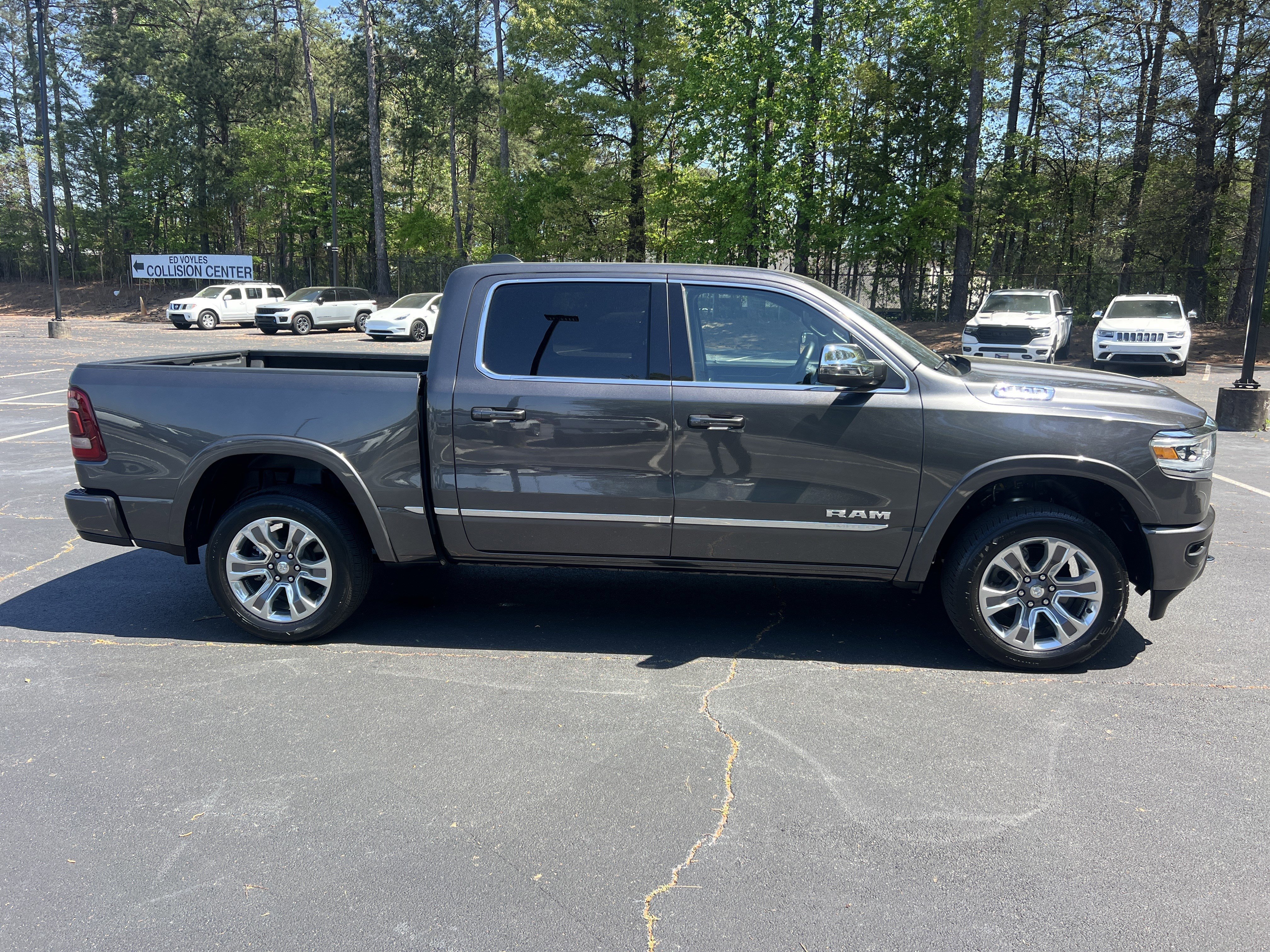 Used 2024 RAM 1500 Limited w/ Body Color Bumper Group AWD/4WD image 9