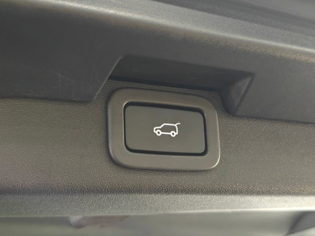 Used 2020 Land Rover Discovery HSE Luxury image 44