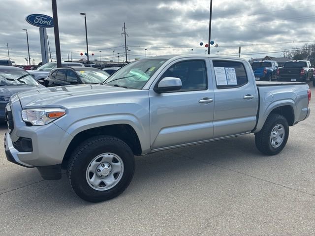 Used 2022 Toyota Tacoma SR image 3