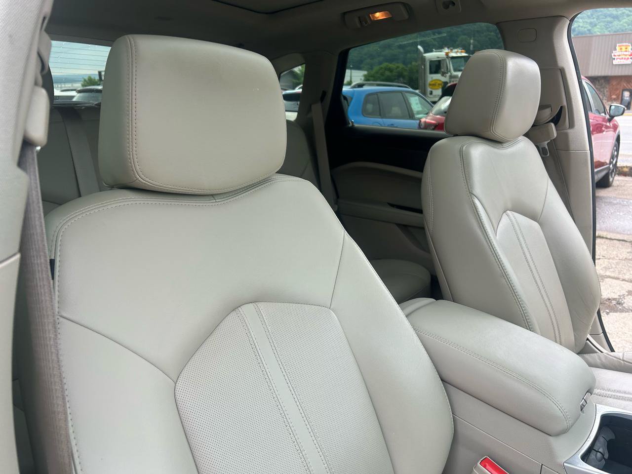 Used 2014 Cadillac SRX Performance AWD/4WD image 47