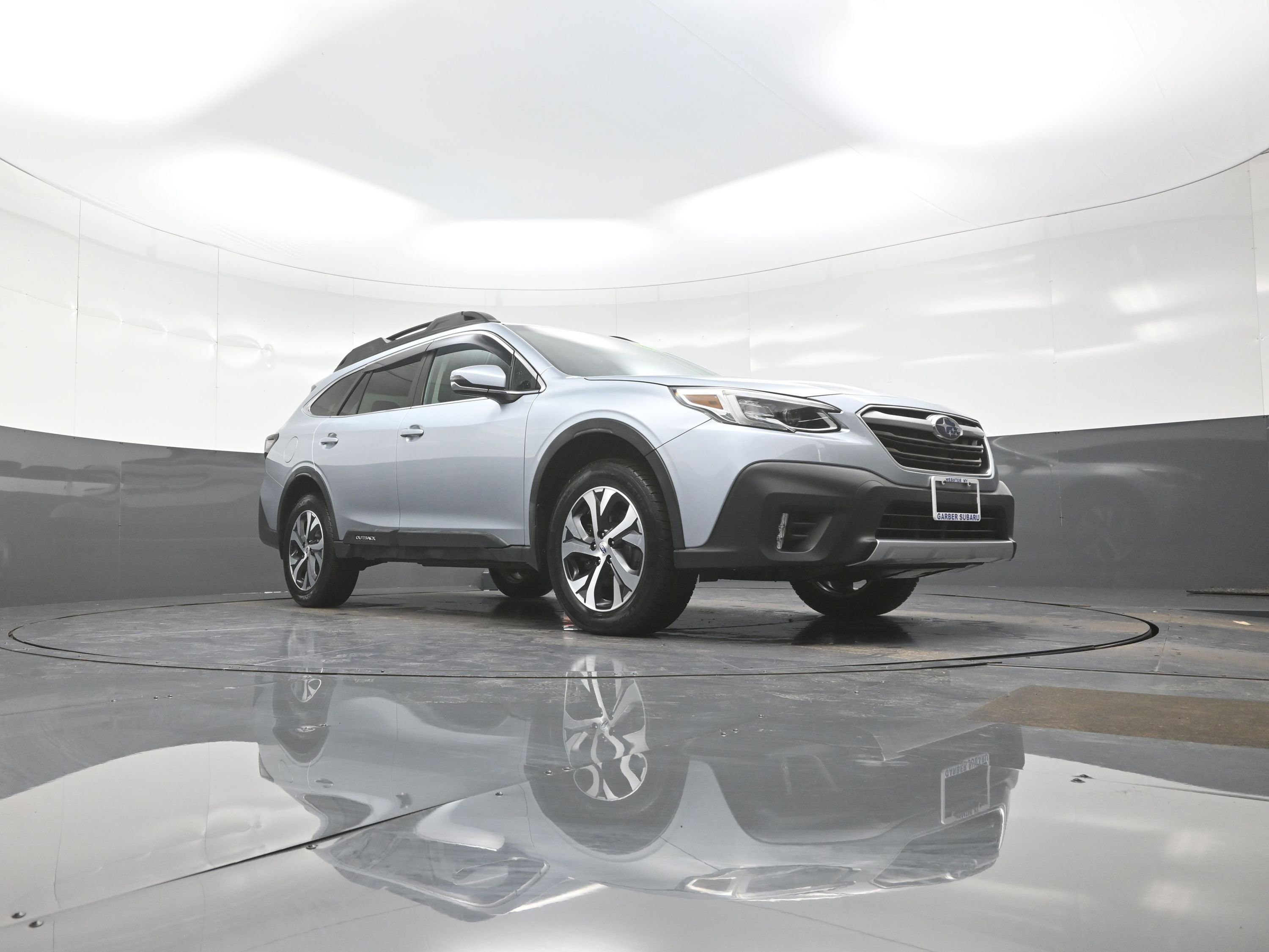 Used 2020 Subaru Outback Limited image 9