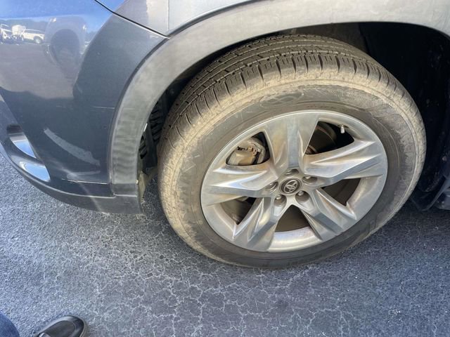 Used 2019 Toyota Highlander Limited AWD/4WD image 7