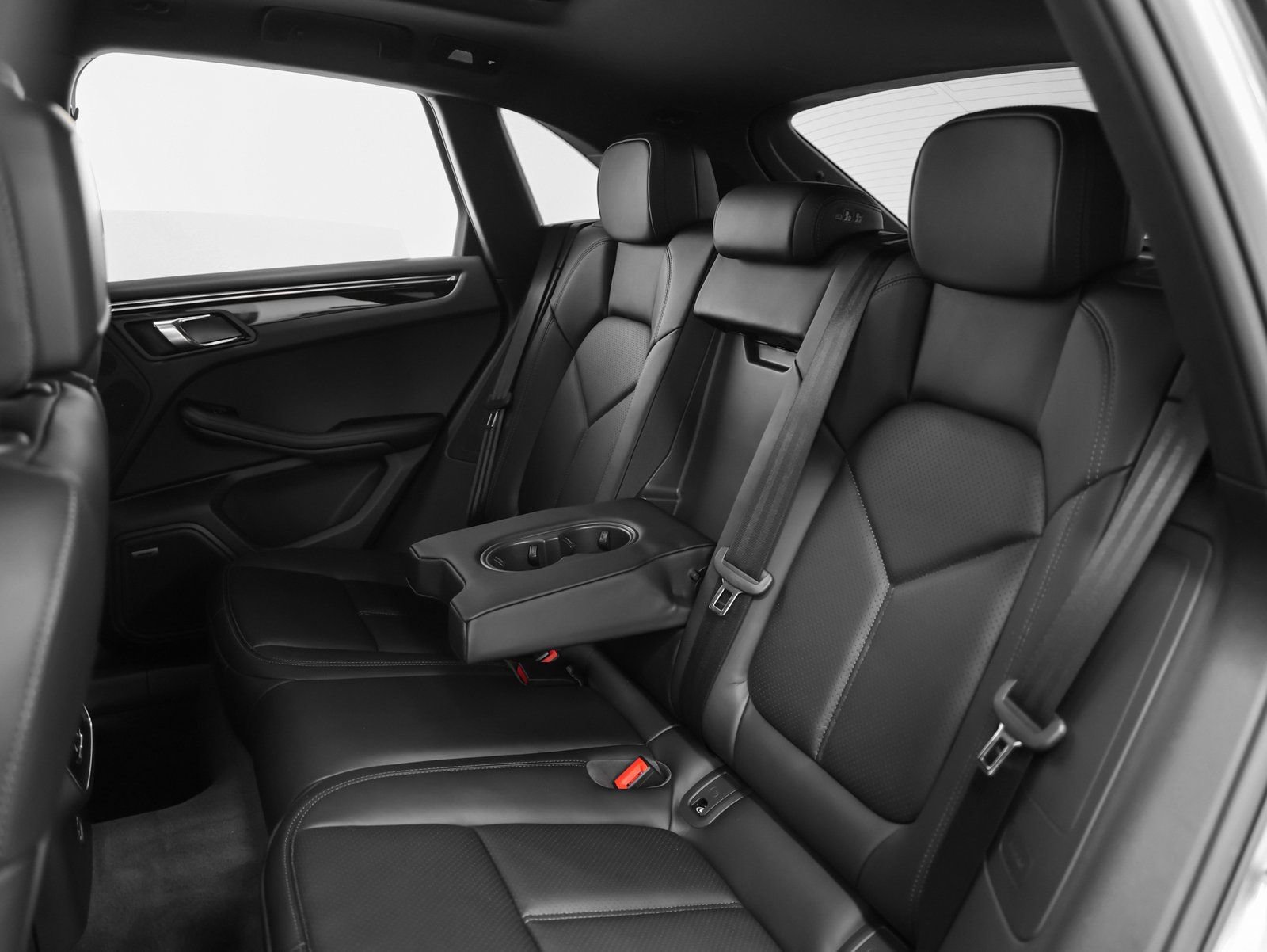 Certified 2026 Porsche Macan image 42