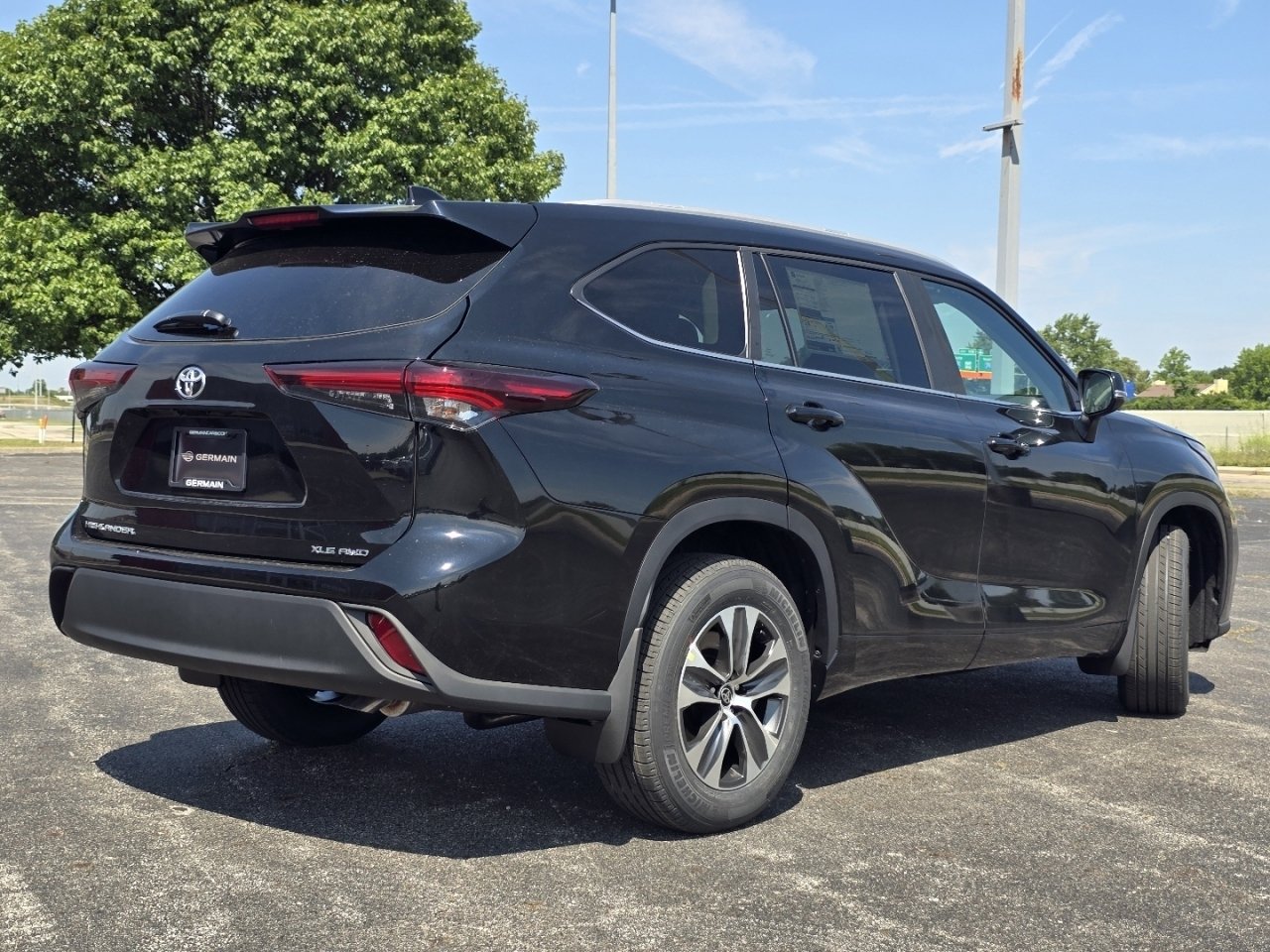 New 2026 Toyota Highlander XLE AWD/4WD image 17