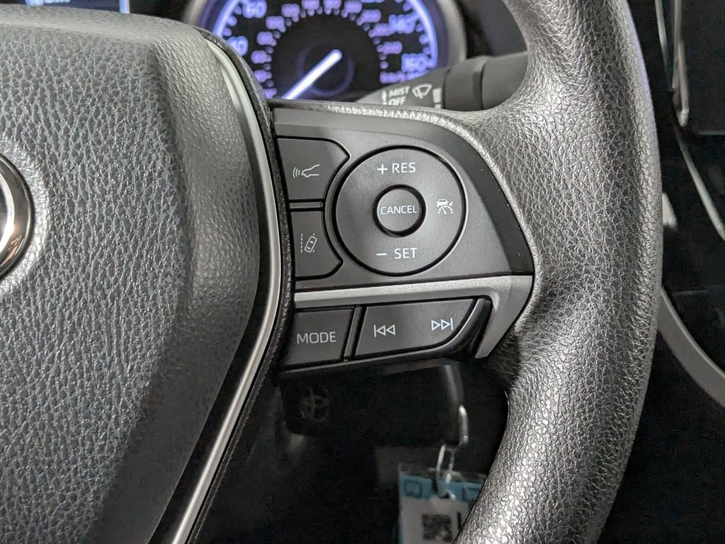 Used 2021 Toyota Camry LE image 20