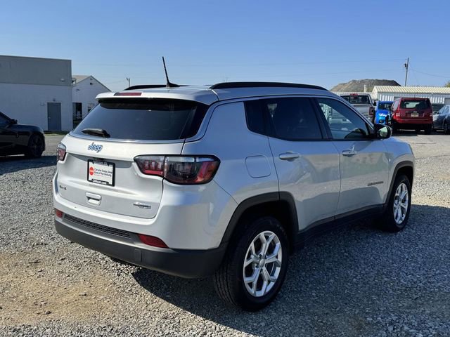 Used 2024 Jeep Compass Latitude image 22