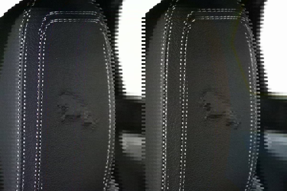 Used 2021 Jaguar XF R-Dynamic SE image 22