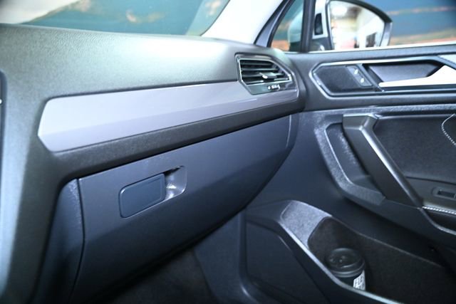Used 2022 Volkswagen Tiguan SE image 35