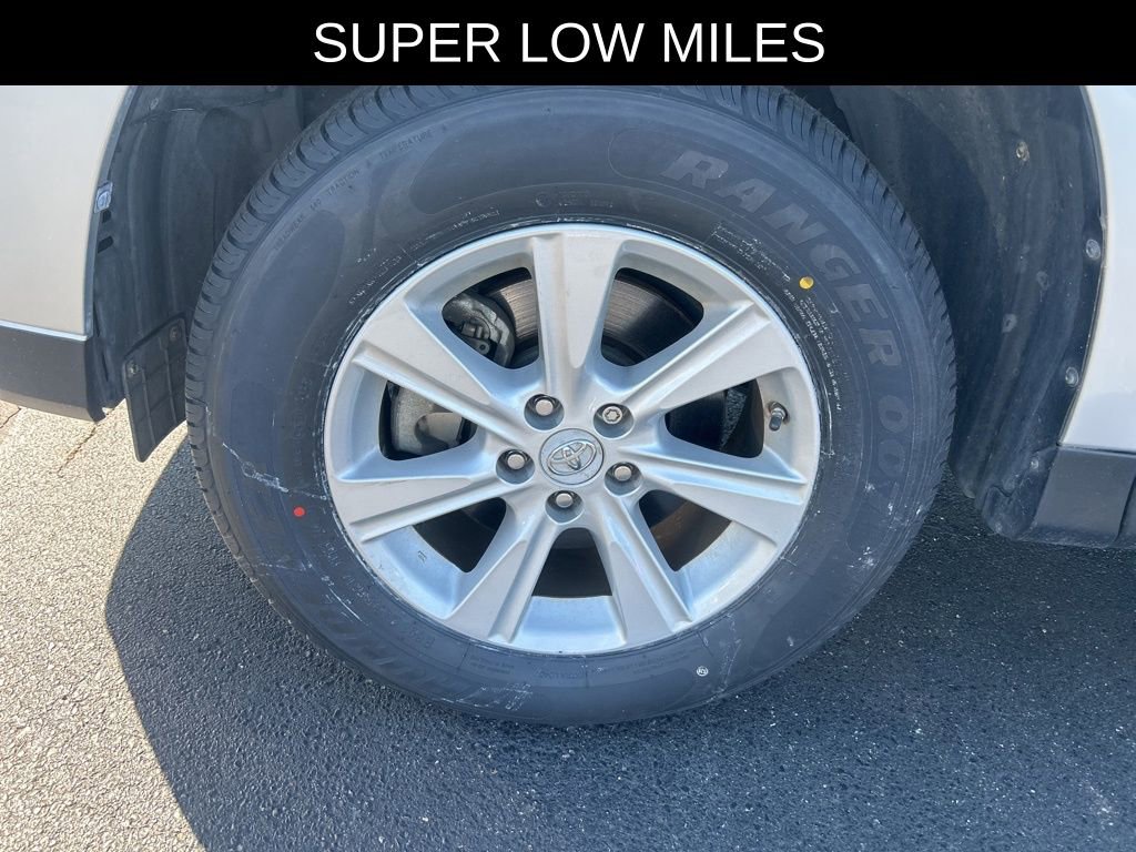 Used 2011 Toyota Highlander SE FWD image 4