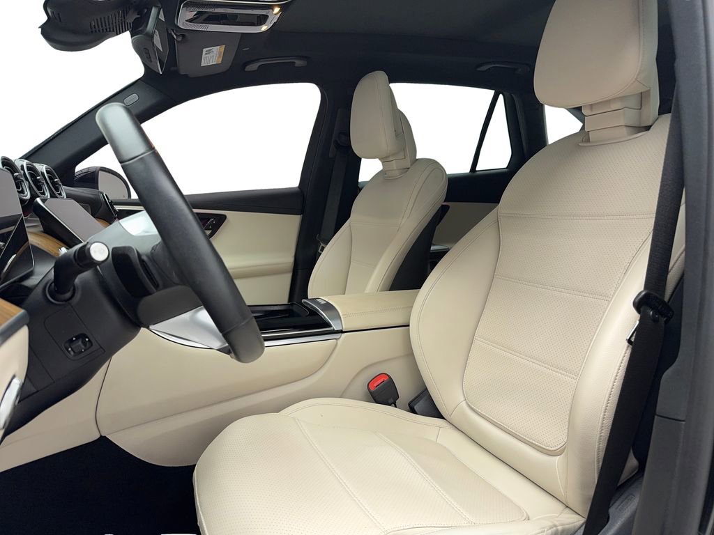 Used 2024 Mercedes-Benz GLC 300 4MATIC image 34