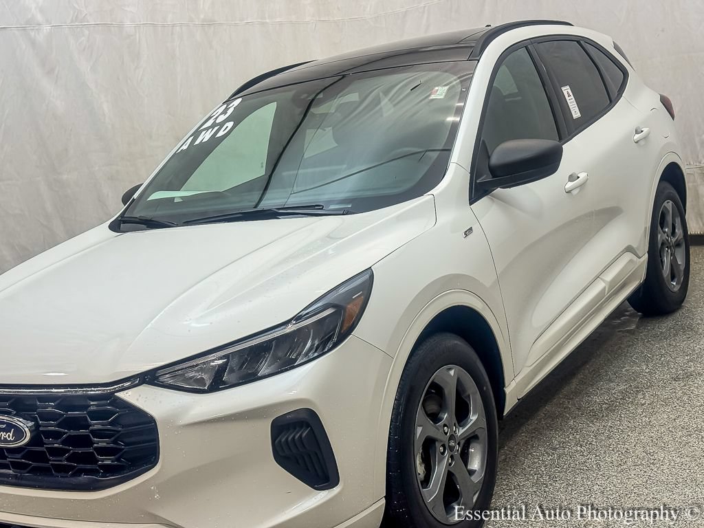 Used 2023 Ford Escape ST-Line w/ Tech Pack #1 AWD/4WD image 4