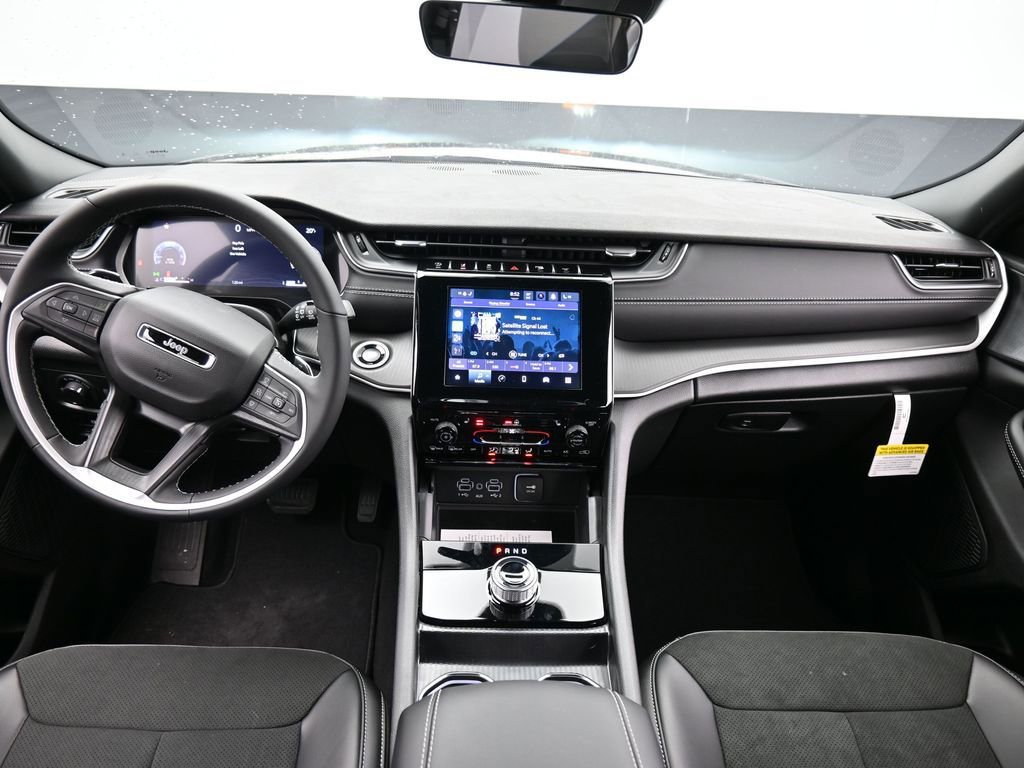 New 2025 Jeep Grand Cherokee L Altitude image 14