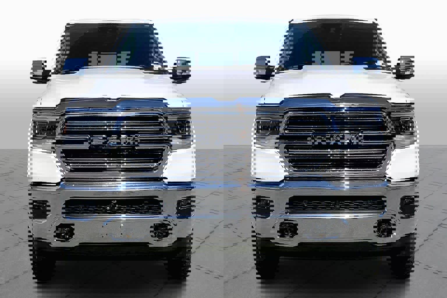 Used 2022 RAM 1500 Laramie AWD/4WD image 4