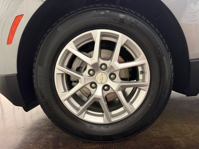 Used 2024 Chevrolet Equinox LS w/ Driver Confidence II Package FWD image 10