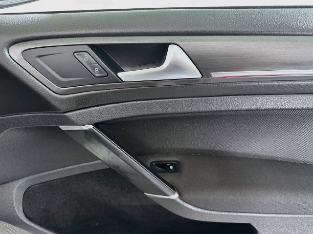 Used 2019 Volkswagen GTI SE FWD image 29