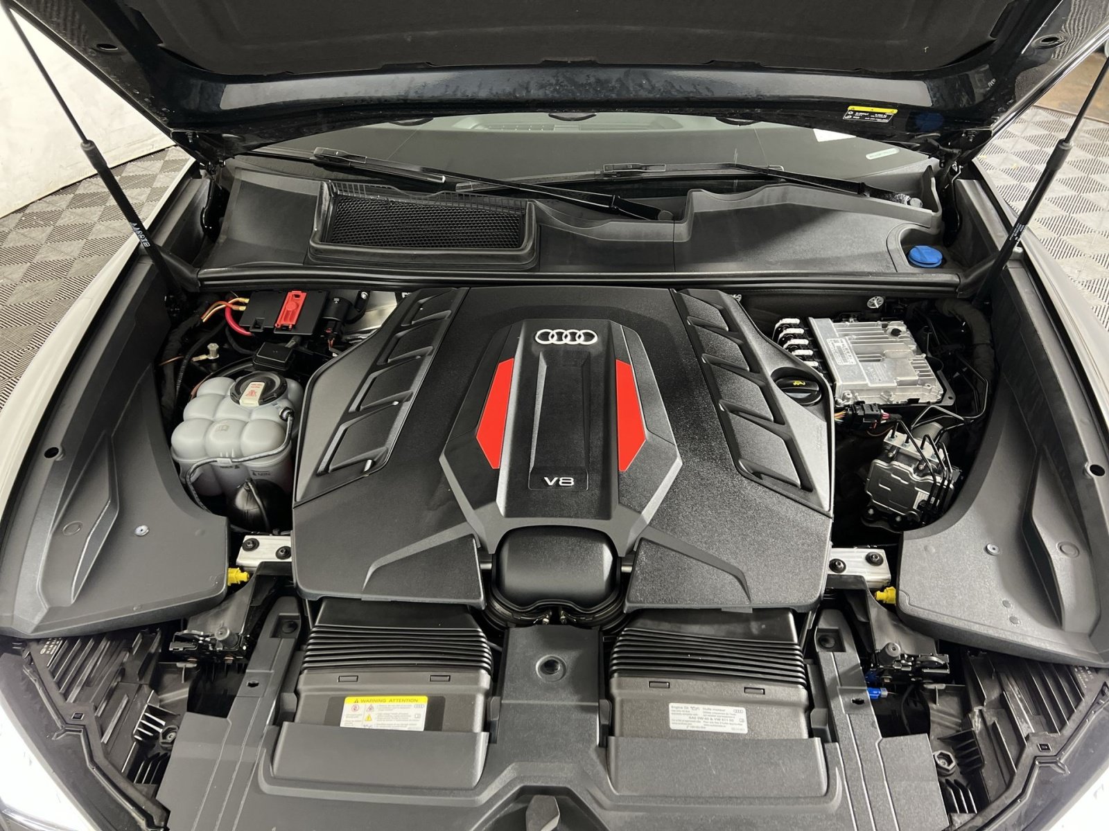 Used 2023 Audi SQ8 Premium Plus AWD/4WD image 28