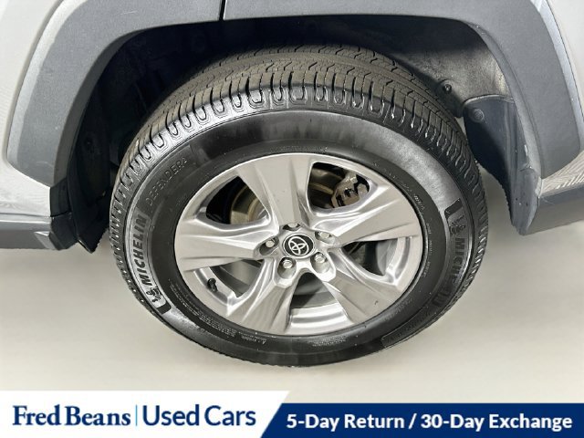 Used 2022 Toyota RAV4 XLE AWD/4WD image 37