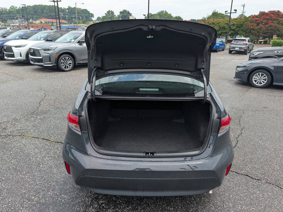 Used 2025 Toyota Corolla LE FWD image 27