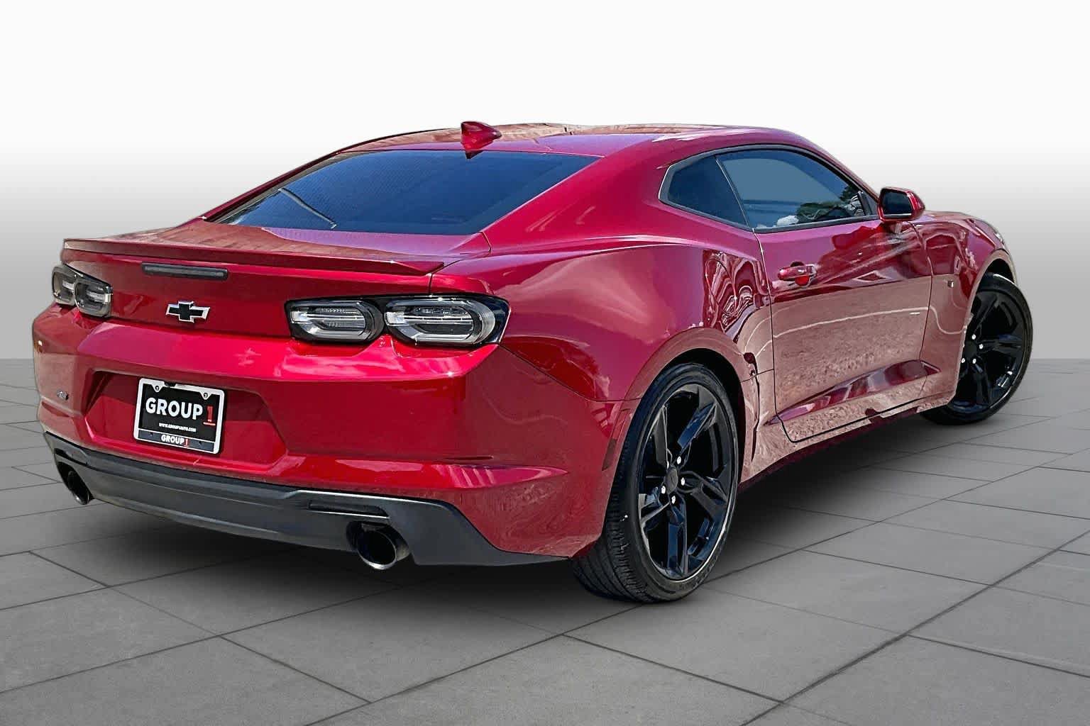 Used 2021 Chevrolet Camaro LT w/ RS Package RWD image 7