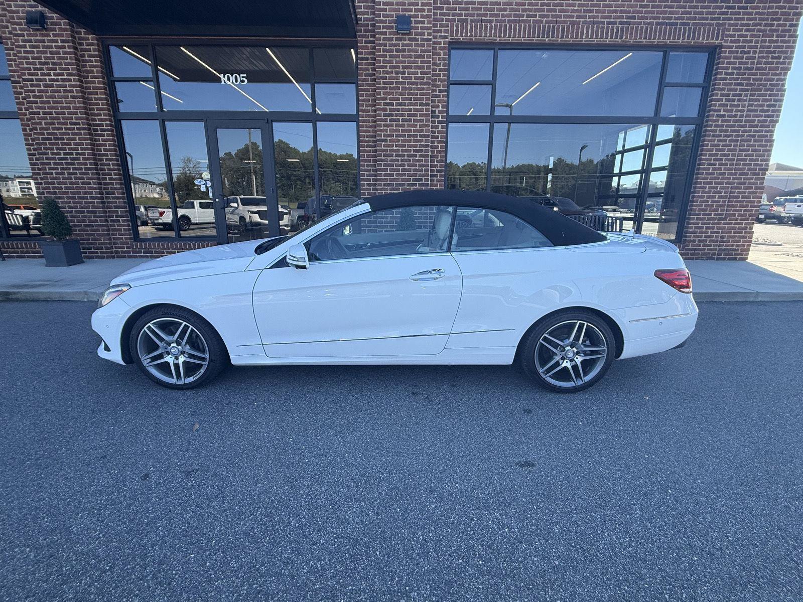 Used 2015 Mercedes-Benz E 400 Cabriolet image 3