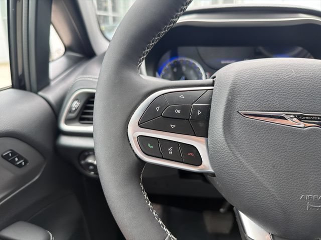 Used 2026 Chrysler Pacifica Select FWD image 26