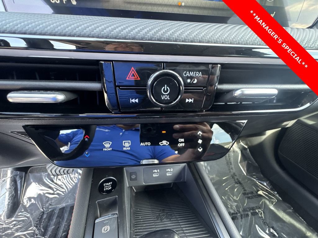 New 2025 Nissan Kicks SR w/ SR Premium Package image 18