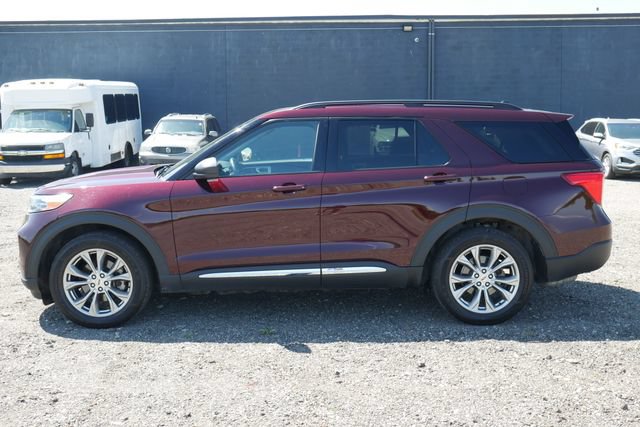 Used 2022 Ford Explorer XLT w/ Equipment Group 202A AWD/4WD image 9