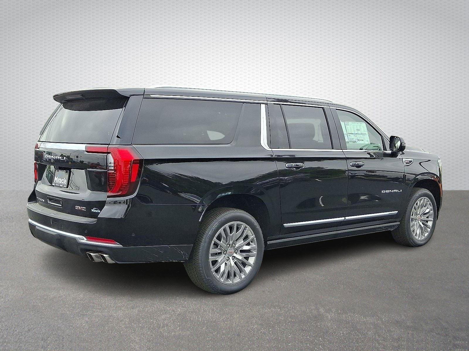 New 2025 GMC Yukon XL Denali w/ Denali Reserve Package image 4