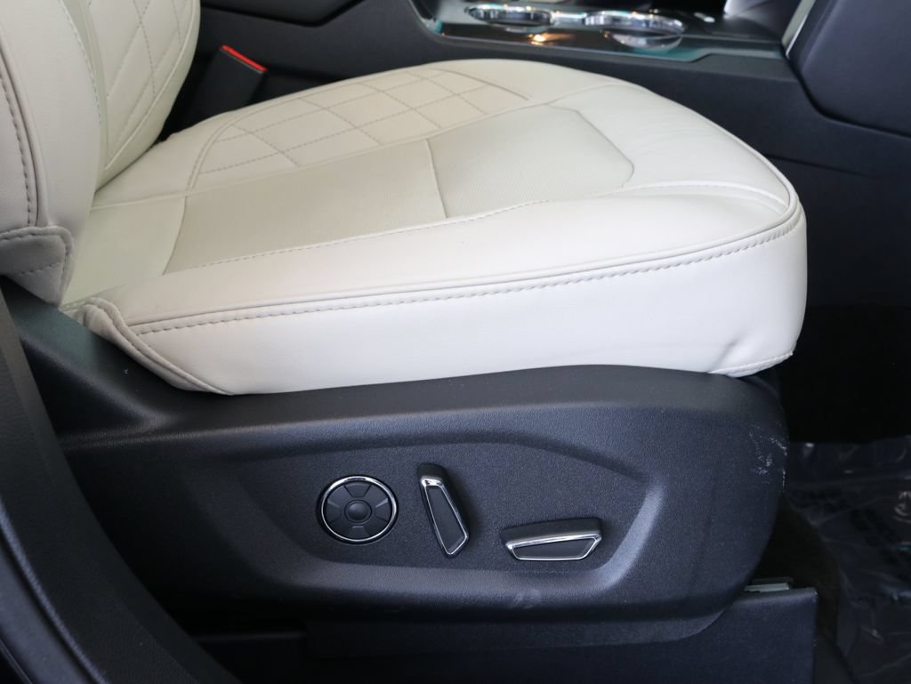 Used 2017 Ford Explorer Platinum AWD/4WD image 50