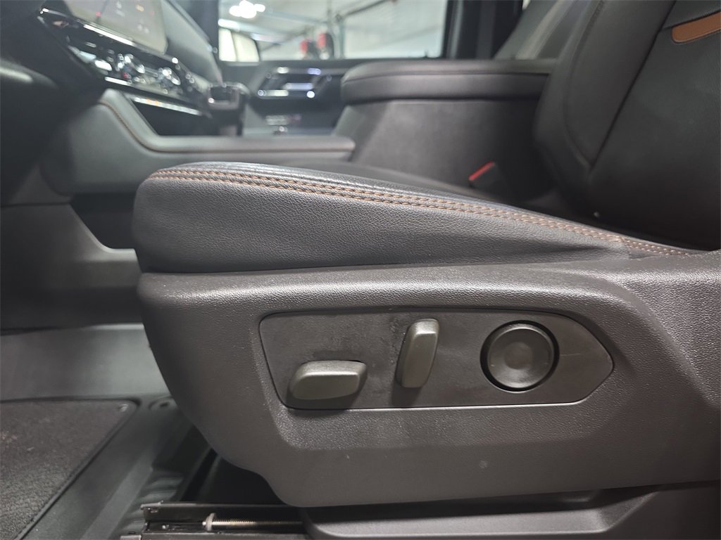 Used 2023 GMC Sierra 1500 AT4 w/ Technology Package image 32